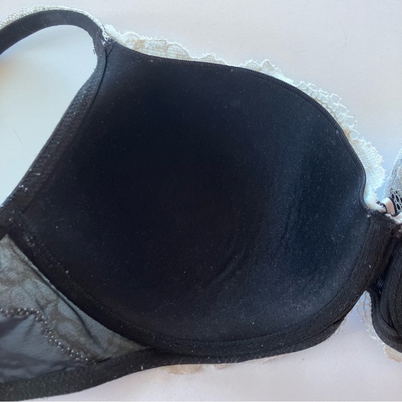 Victoria's Secret Black&White Floral Lace Bra With Bow Detail Women’s Size 38C - Picture 13 of 15